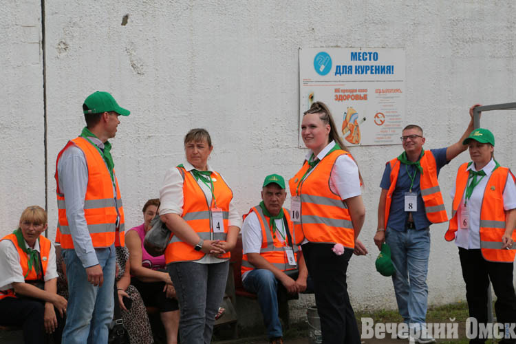 Зрители, судьи, азарт: в Омске прошёл конкурс профессионального мастерства «Лучший водитель троллейбуса»