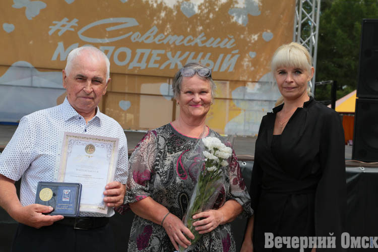 По жизни - вместе: в Советском парке прошёл яркий праздник, посвящённый Дню семьи, любви и верности