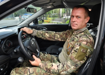 Губернатор Хоценко вручил автомобили ветеранам СВО Фото: Сергей Мельников
