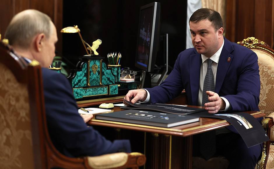 Владимир Путин отметил рост зарплат в Омской области Фото: пресс-служба президента РФ