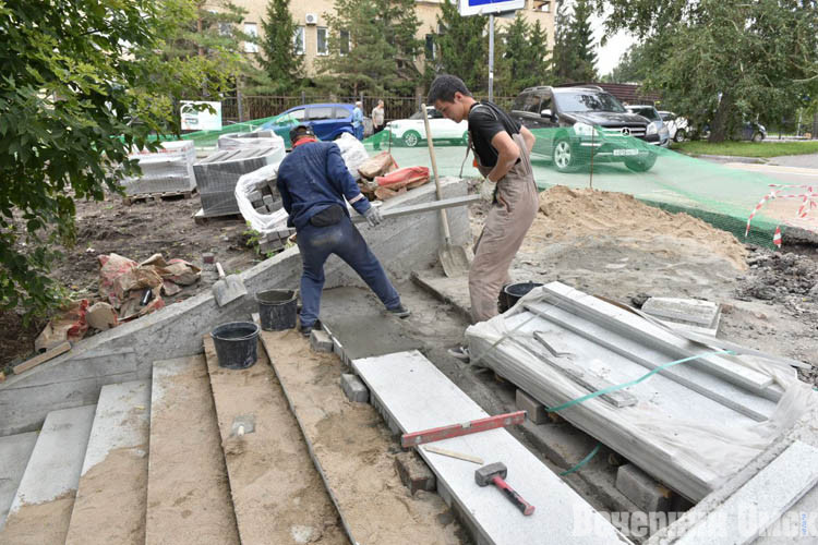 Лестница к океану: на Иртышской набережной преображается территория