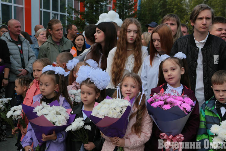 Мэр Омска Сергей Шелест: «Открыли школу №11 после капремонта»