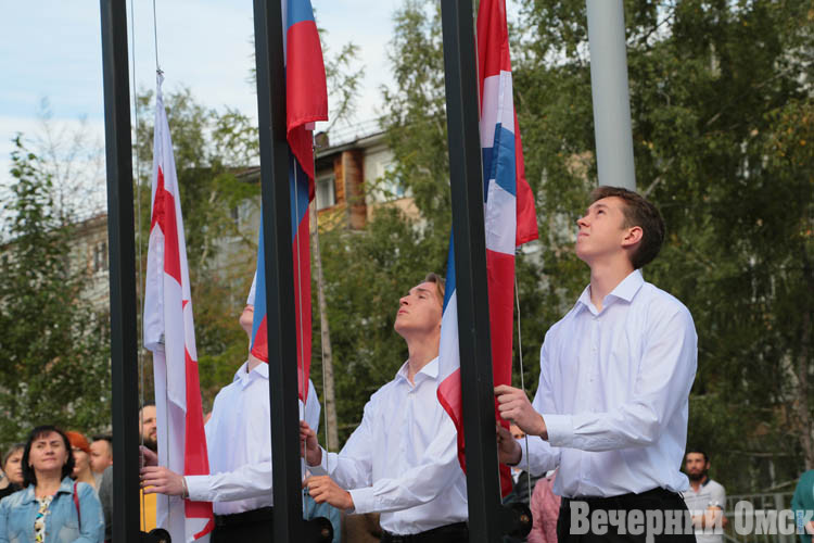 Мэр Омска Сергей Шелест: «Открыли школу №11 после капремонта»