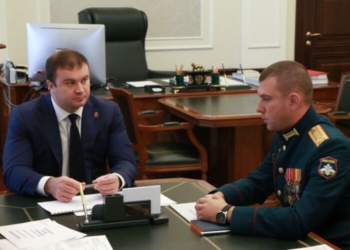 Губернатор встретился с участником программы «Время героев» Кириллом Лесковым Фото: Сергей Мельников