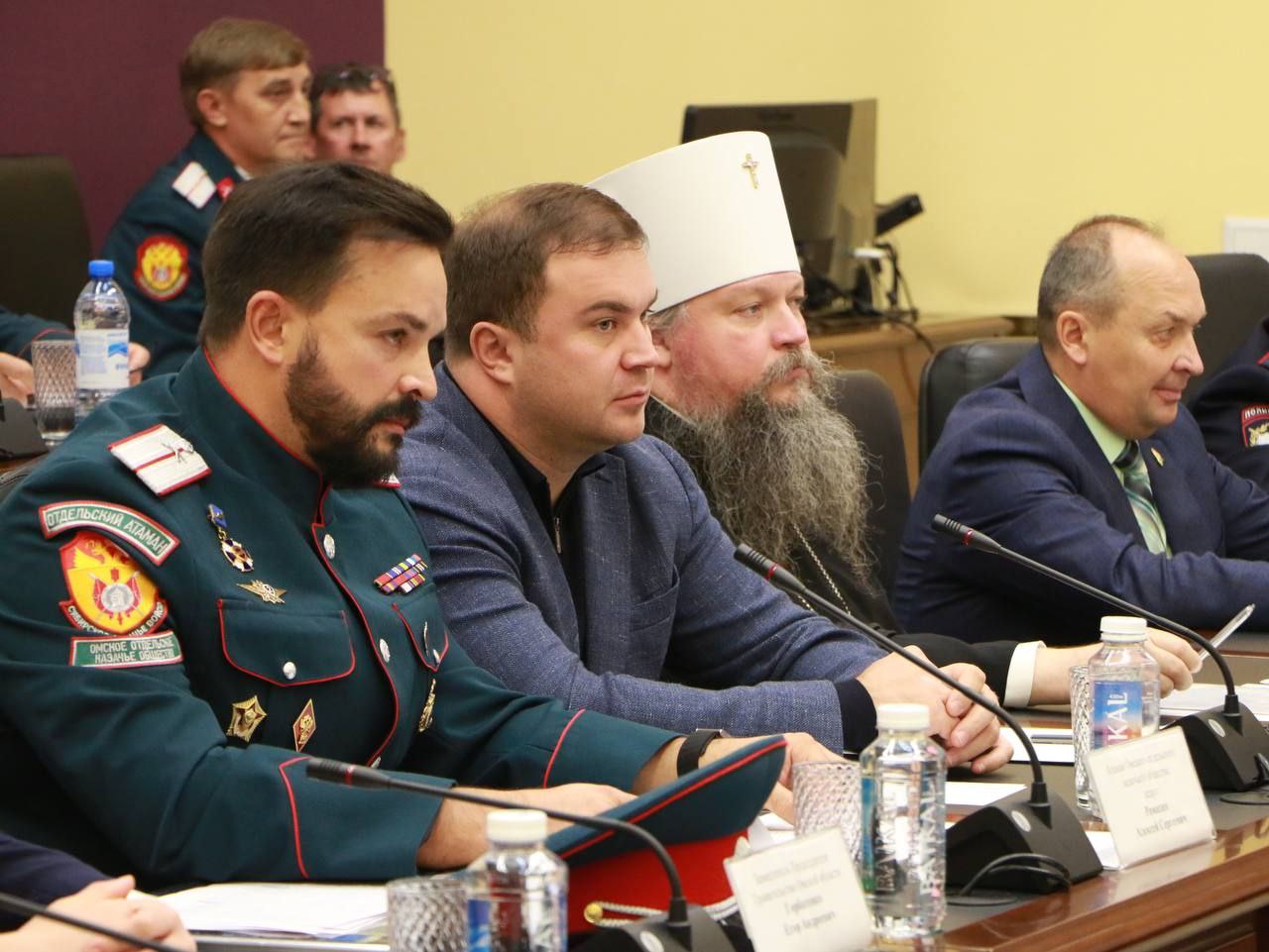 Губернатор Хоценко оценил вклад омских казаков в развитие региона Фото: Сергей Мельников