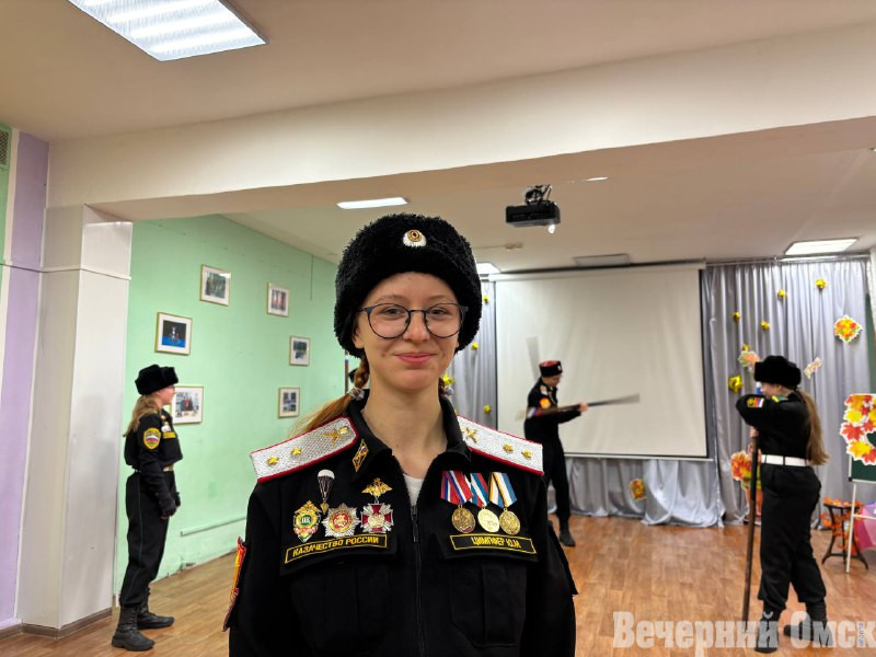 Семейное дело: как в Омске работает клуб «Граница», где старшие учат младших, а выпускники возвращаются учить других