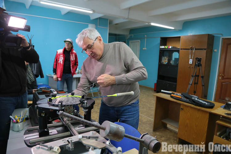 Мэр Омска оценил условия в спортивных школах Кировского округа