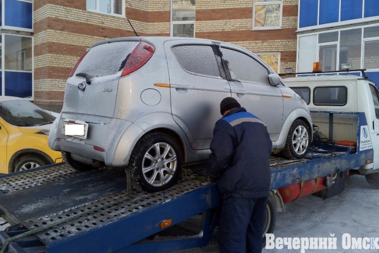 Новые тарифы на эвакуацию транспорта утвердили в РЭК Омской области Фото: Татьяна Попова