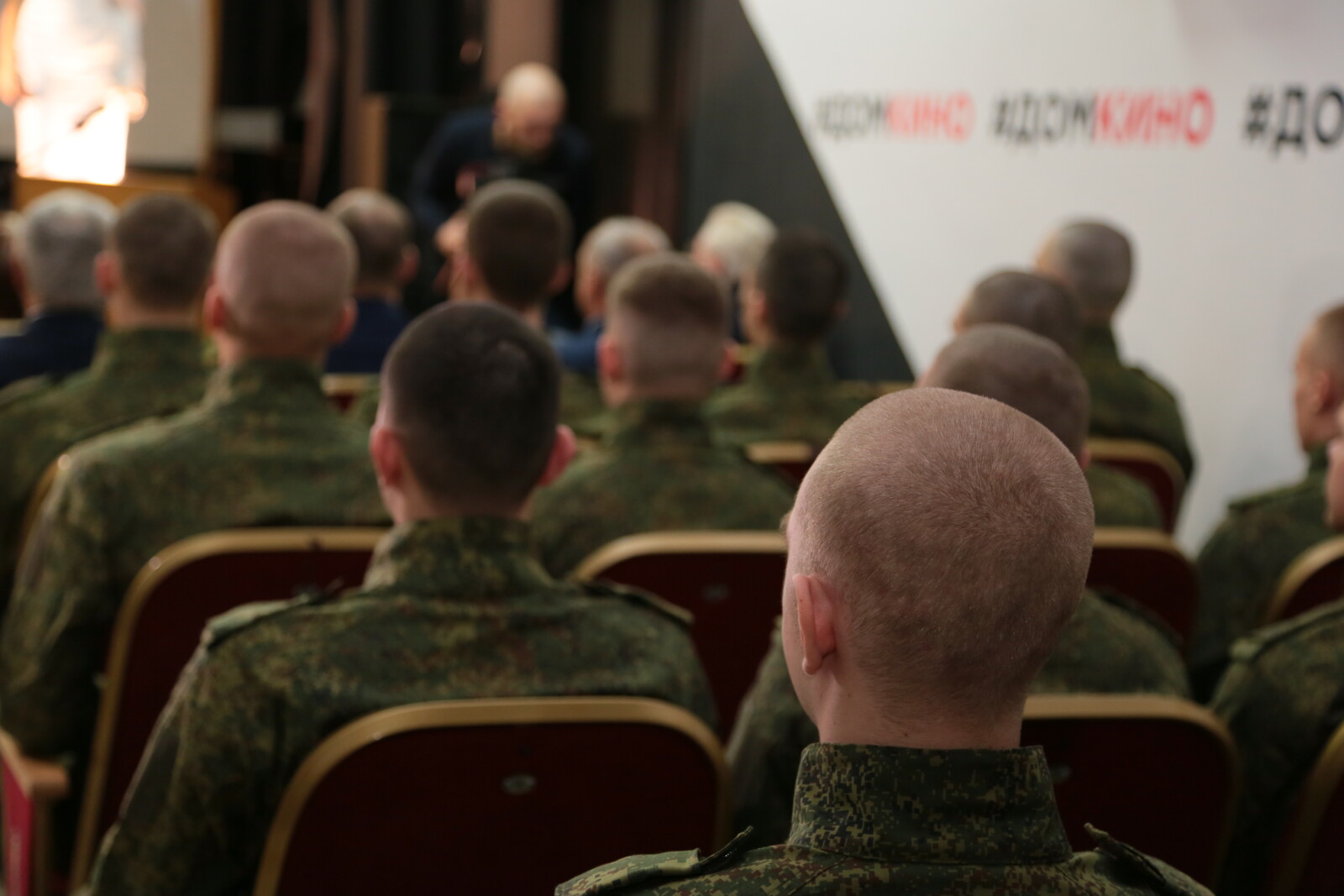 В Омске торжественно проводили новобранцев в элитное подразделение ФСО