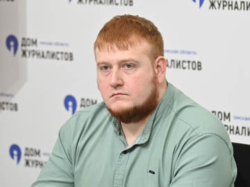 Безопасная обувь и золотое правило падения: омские травматологи - о первой помощи и способах избежать зимних травм