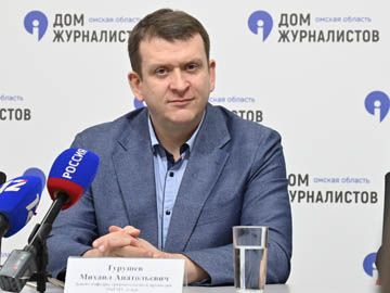 Безопасная обувь и золотое правило падения: омские травматологи - о первой помощи и способах избежать зимних травм