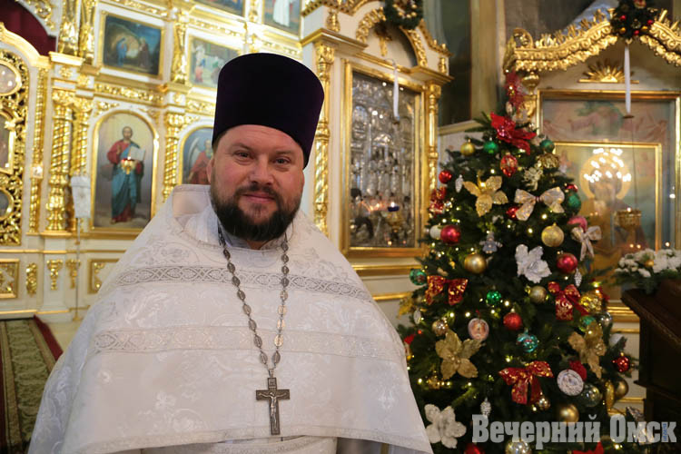 Пост, вода и прорубь: омский священник рассказал, как правильно отмечать Крещение Фото: Владимир Казионов