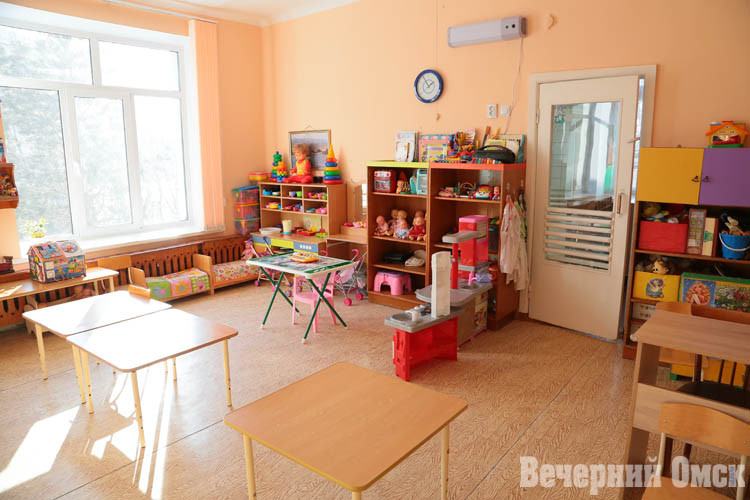 «Родители и дети довольны»: в Омске провели ремонт в детсаду №303