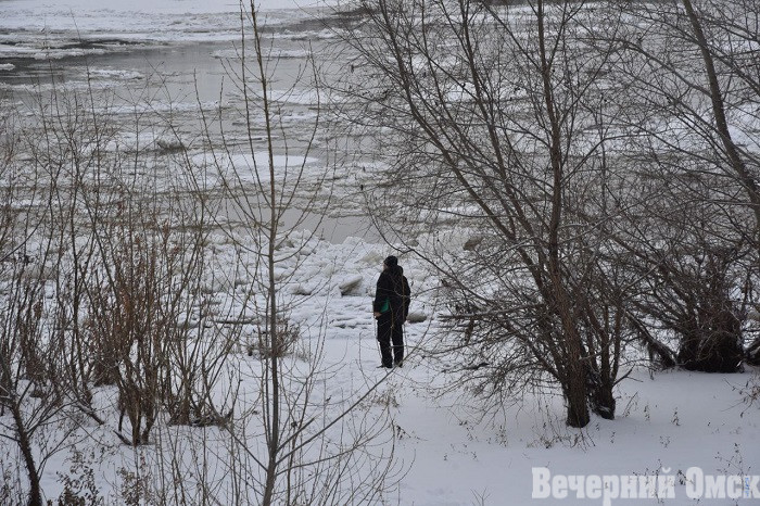 В МЧС напомнили омичам правила поведения на зимней рыбалке Фото: Сергей Сапоцкий