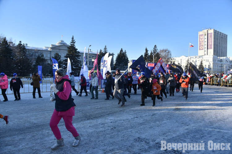 Только пятки сверкали: на Рождественском полумарафоне омички заняли все три призовых места
