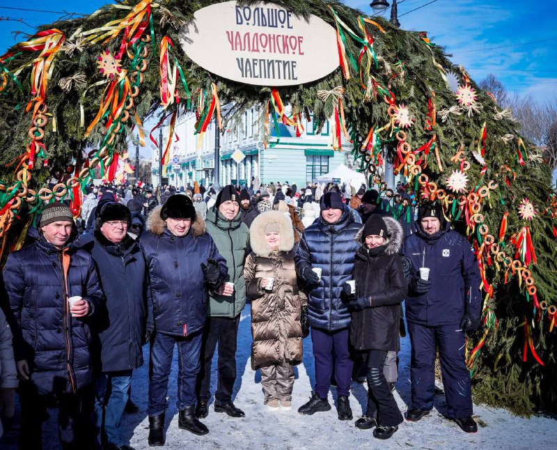 2026 блинов, 2 тысячи литров чая и путешествие во времени: в Омске с размахом прошла Масленица