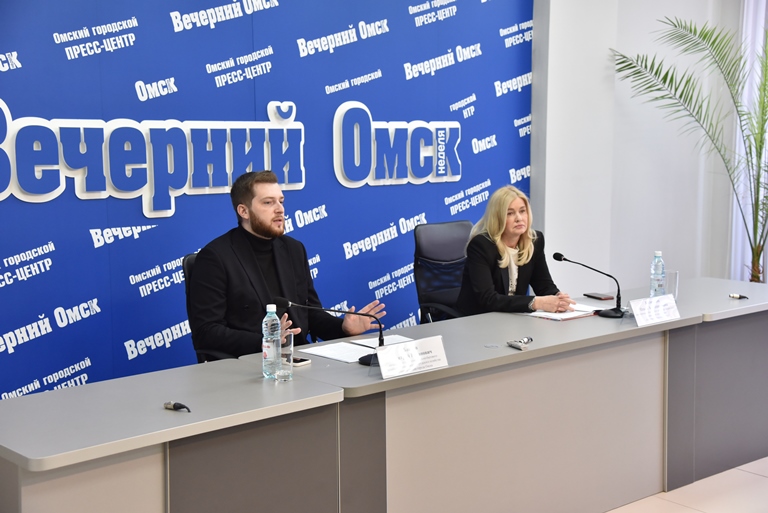 Омичам рассказали, как не стать жертвой мошенников в тяжелую минуту