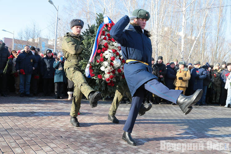 В Омске торжественным митингом и возложением цветов почтили память воинов-интернационалистов