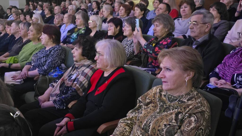 Омские артисты собрали средства для бойцов СВО на благотворительном концерте