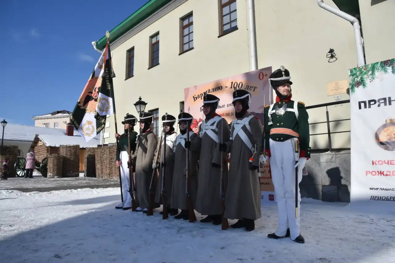2026 блинов, 2 тысячи литров чая и путешествие во времени: в Омске с размахом прошла Масленица