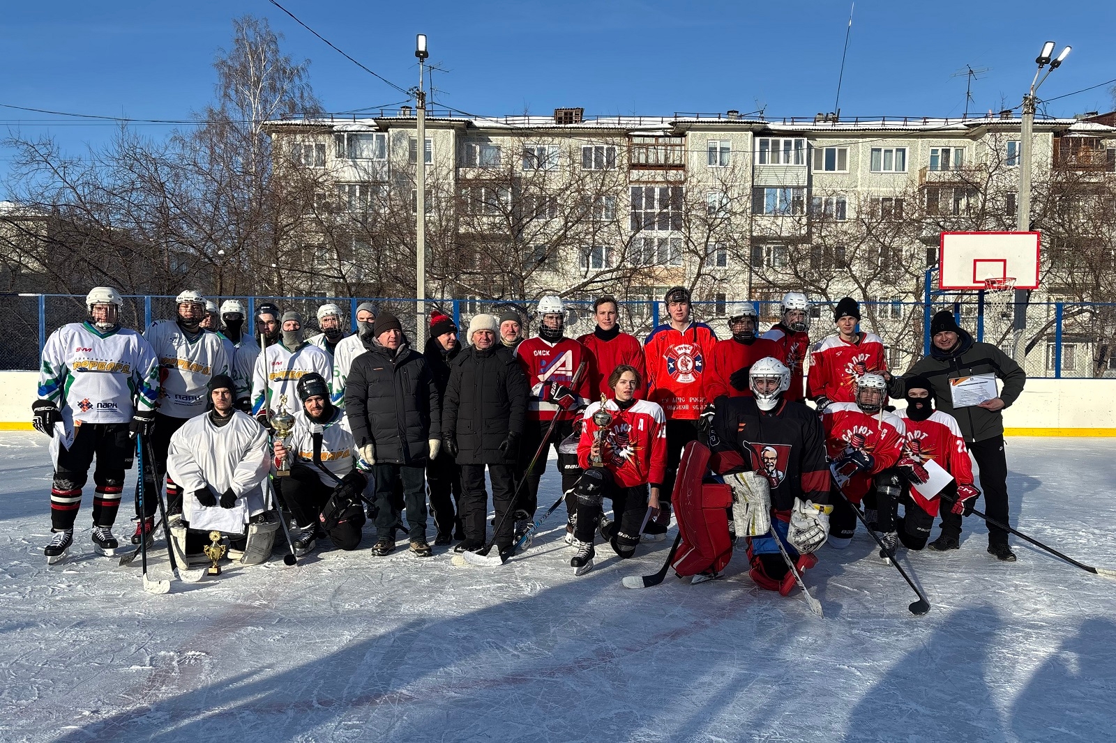 При поддержке «Единой России» в Кировском округе Омска прошёл турнир по дворовому хоккею