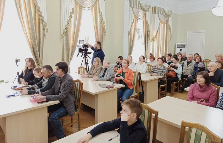 Документ восемнадцатого века и помощь нейросети: омич отыскал новые факты в биографии рода Батюшкиных