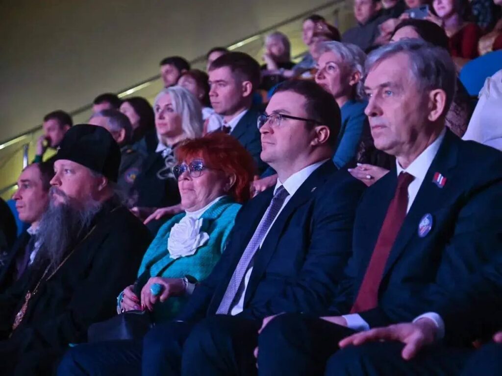 Виталий Хоценко дал старт Году единства народов России в Омской области