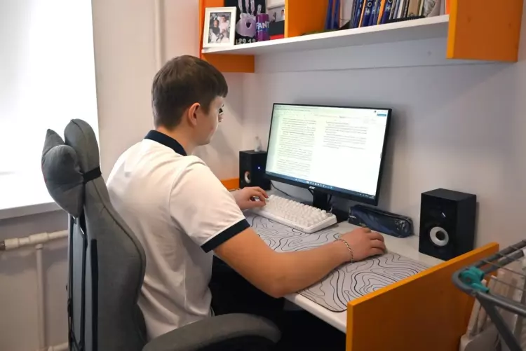 Представители партии «Единая Россия» проверили качество ремонта общежития ОмГАУ