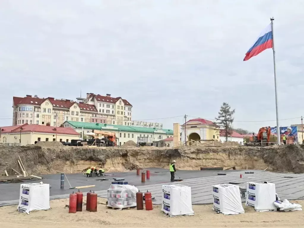 Губернатор Виталий Хоценко проверил ход благоустройства набережной у Омской крепости