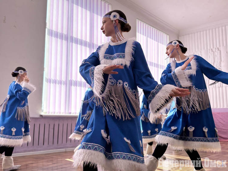 В Омске завершился фестиваль-конкурс "Фиолетовый слон" Фото автора