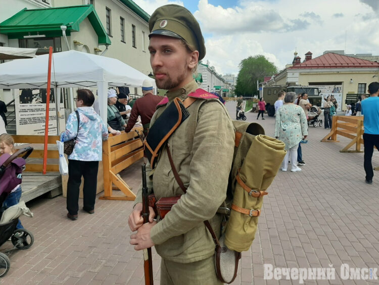 Пушкари, стрельцы и воины в доспехах: омичи побывали на историческом фестивале Фото: Екатерина Хорзова