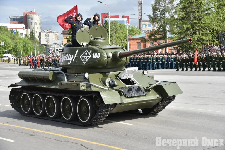 На Соборной площади состоялось торжественное построение войск Омского гарнизона Фото: Сергей Сапоцкий