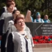 180 артистов из Омской области спели «Катюшу» у мемориала в Ростовке Фото: скрин видео регионального минкульта