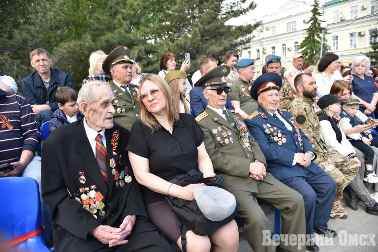 На Соборной площади состоялось торжественное построение войск Омского гарнизона