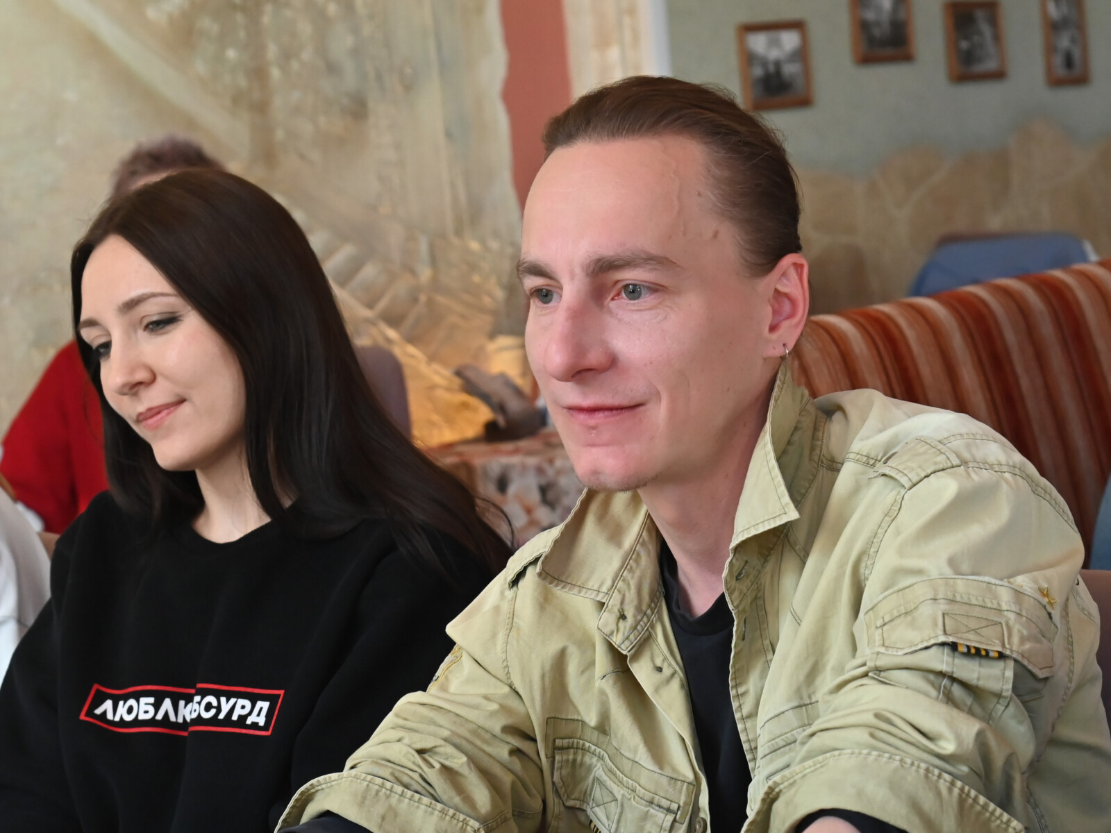 Абсурд, который не отпускает: в Омске готовят премьеру «Серёжа очень тупой» Фото: Сергей Мельников