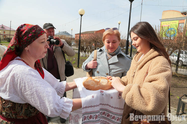 Огурчик с мёдом, три места силы и восхищение Чехова: едем из Омска в Тюкалинск