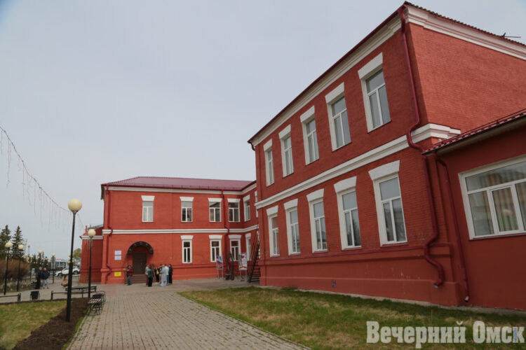 Огурчик с мёдом, три места силы и восхищение Чехова: едем из Омска в Тюкалинск