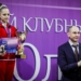 В Омске Дмитрий Перминов наградил чемпионок турнира «Путь к Олимпу» Фото: Ева Якубович