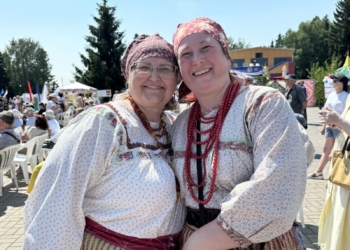Окрошка без картошки и громкая свадьба: как прошел фестиваль "Слетье" в Большеречье Фото: Анастасия Пузикова