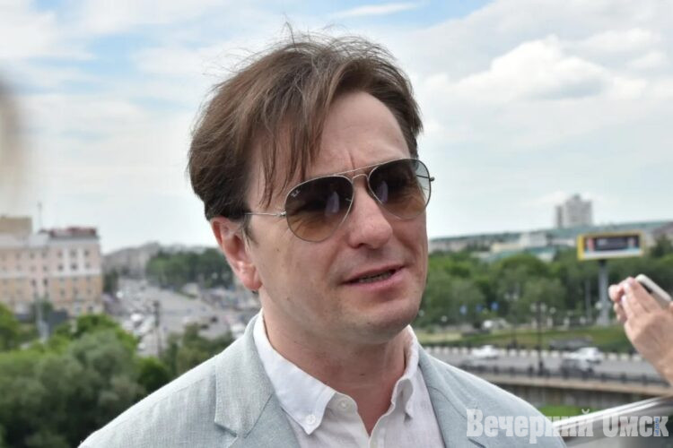 «Не боится ничего»: Сергей Безруков – омичам о современном театре