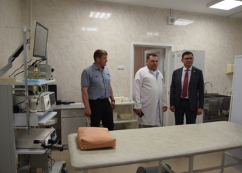 Депутат Госдумы Игорь Антропенко оценил результаты реализации нацпроектов и Народной программы в Большеуковском районе Фото: Елена Ягубцева