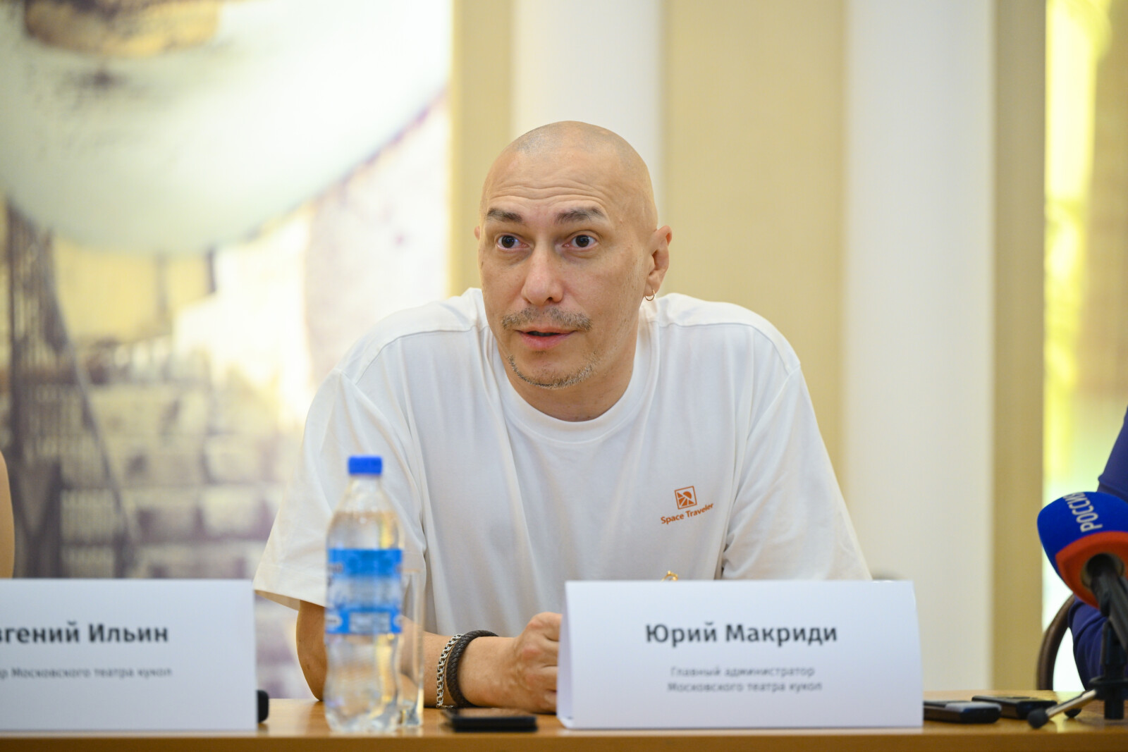 Старейший театр кукол России привез в Омск гигантскую собаку