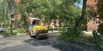 В Омске ремонтируют дороги в частном секторе и дворах Фото: мэрия Омска