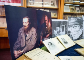 В областной библиотеке имени Пушкина открылась выставка уникальных книг времён Достоевского Фото предоставлено областной библиотекой имени Пушкина