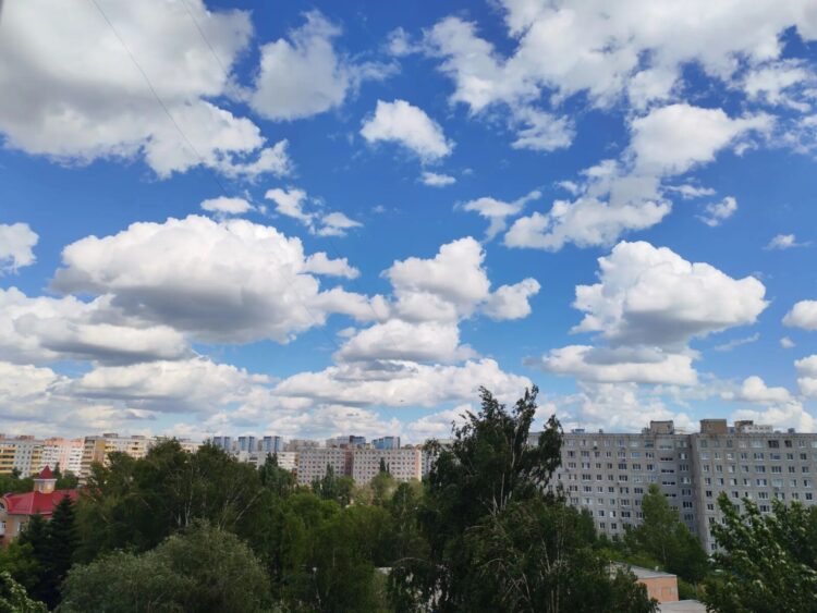 Не пощадит: омичам рассказали о погоде в июле Фото: Екатерина Хорзова