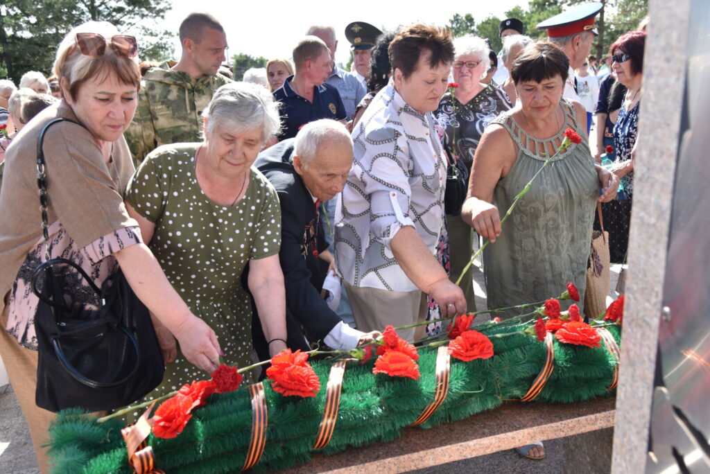 Город, ковавший Победу: в Омске прошла патриотическая акция «Столица доблести и славы трудовой»