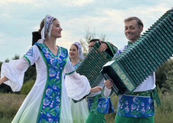 В Омске экологическая акция превратилась в настоящий праздник Фото: Андрей Пеил