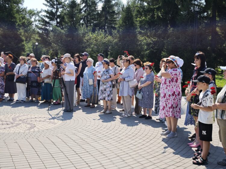 Омичи почтили память жертв войны в Донбассе