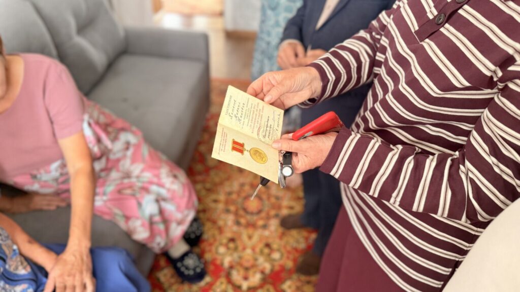 Жительница Оконешниковского района Нина Потапова отметила 90-летний юбилей