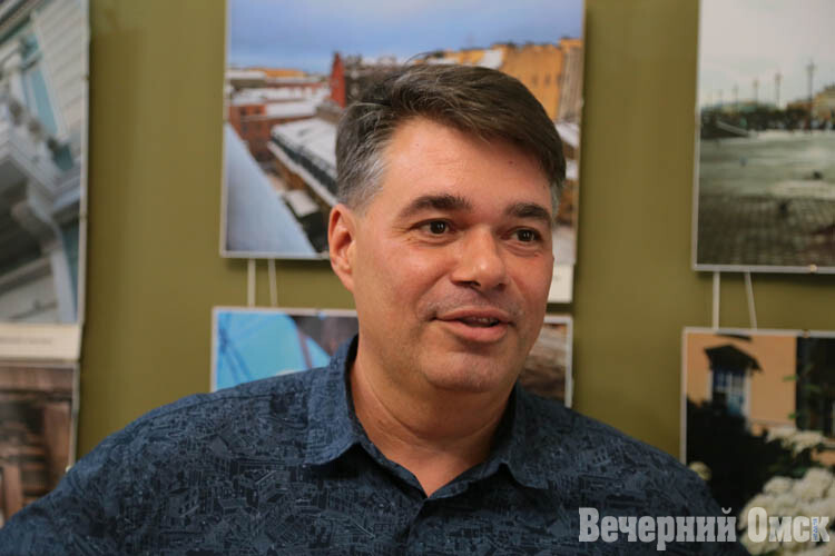 Сумасшедшие стены и "жолтые окна": в музее Кондратия Белова открылась выставка «Два города» Фото: Владимир Казионов
